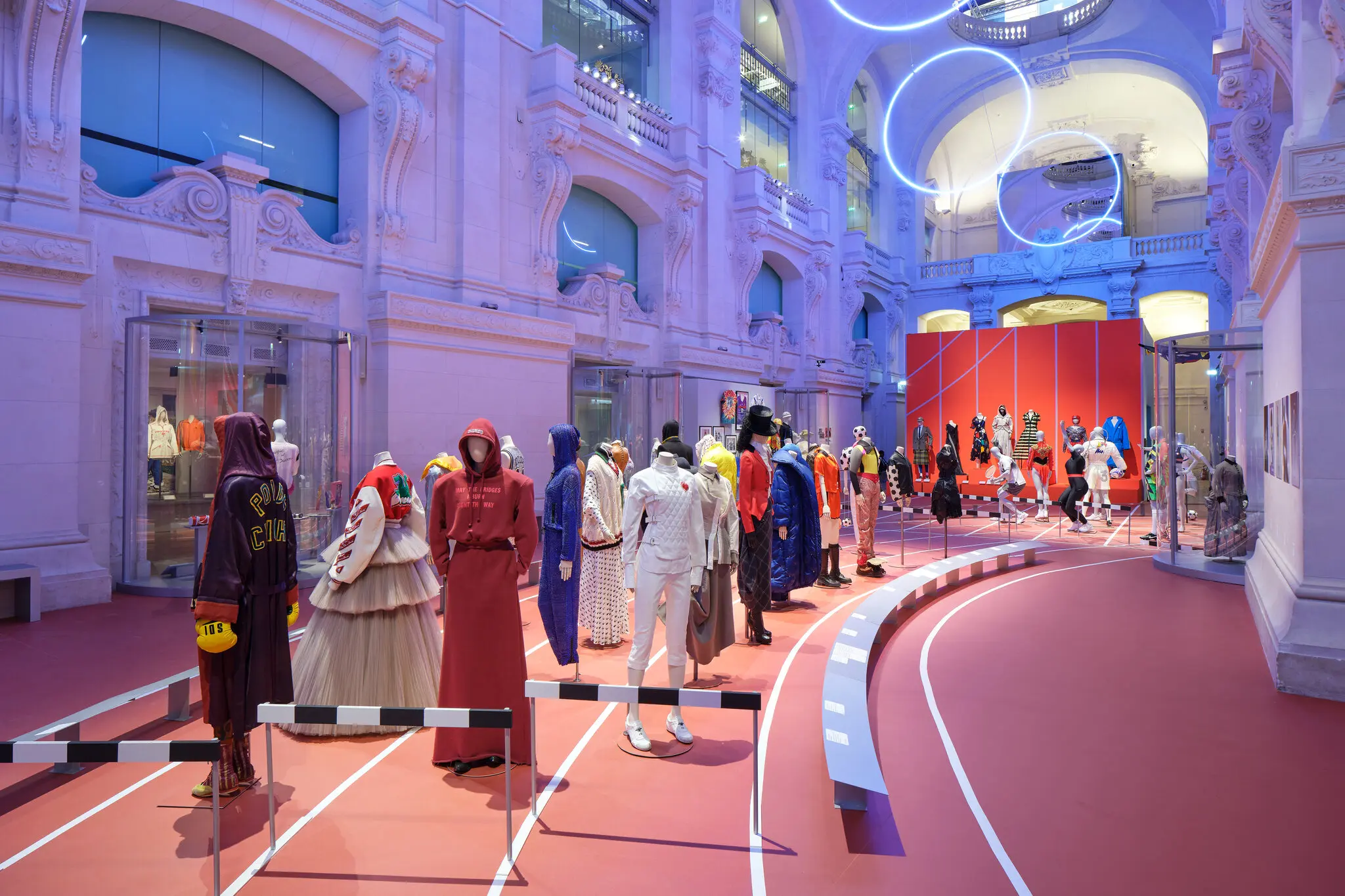 Fashion Exhibitions 2024 See What's Changing the Global Stage Gazetta